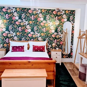 Burton Stone - Parking On Site Bed & Breakfast